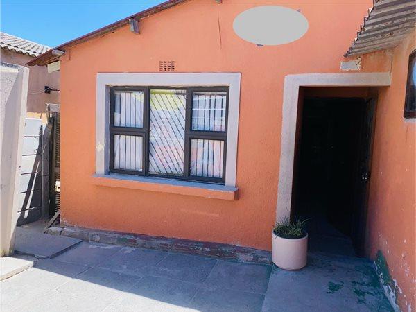 3 Bedroom Property for Sale in Harare Western Cape